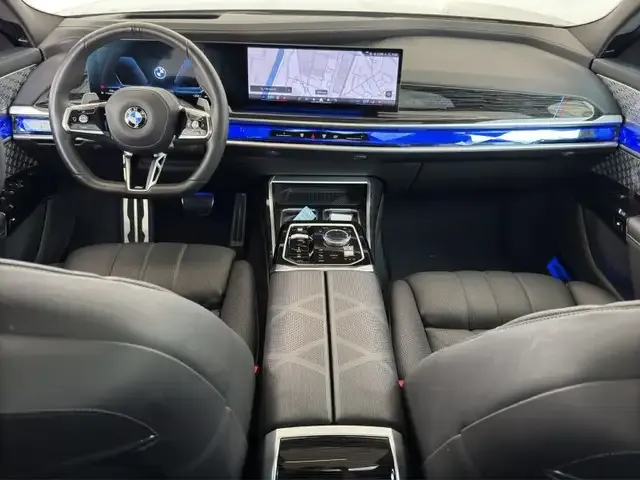 BMW 740