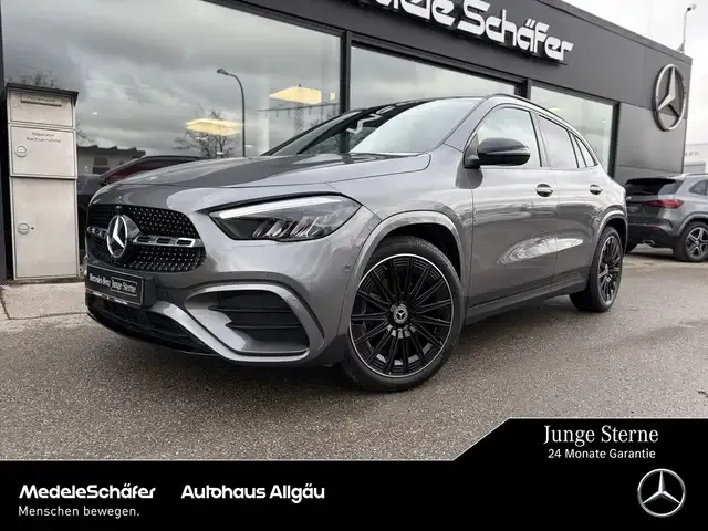 Mercedes-Benz GLA 200