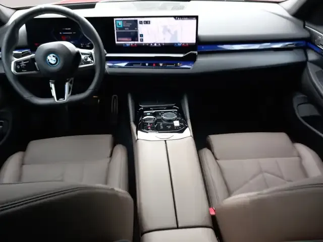 BMW i5