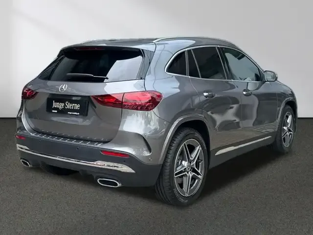 Mercedes-Benz GLA 220