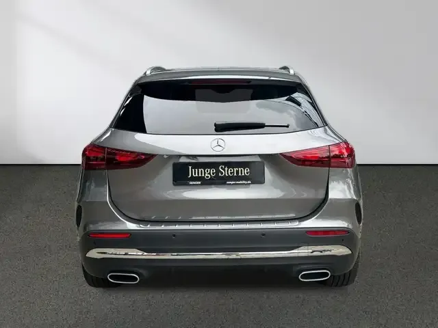 Mercedes-Benz GLA 220