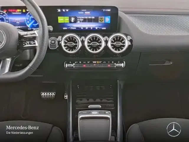 Mercedes-Benz EQA 300