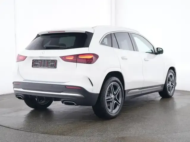 Mercedes-Benz GLA 200
