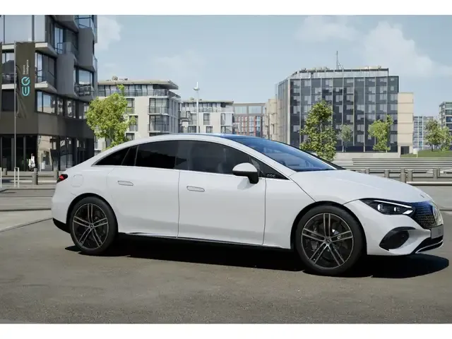 Mercedes-Benz EQE 300