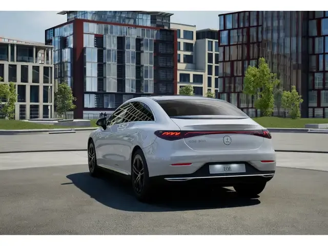 Mercedes-Benz EQE 300