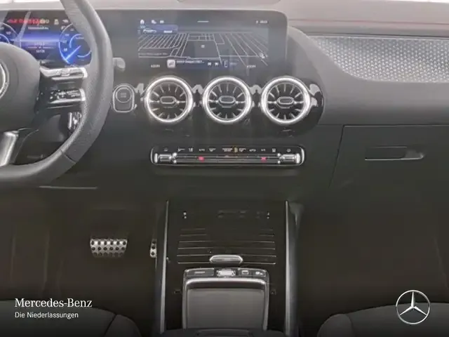 Mercedes-Benz EQA 300