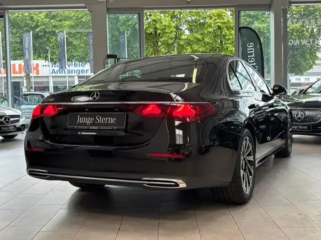 Mercedes-Benz E 200