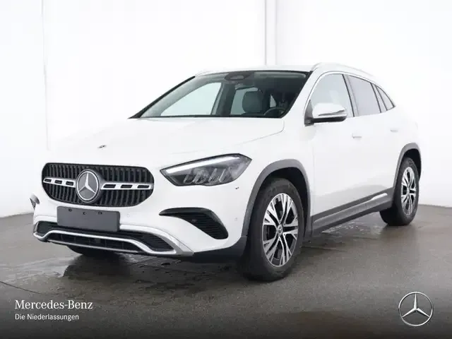 Mercedes-Benz GLA 220