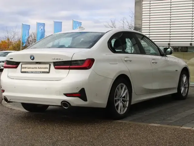 BMW 330