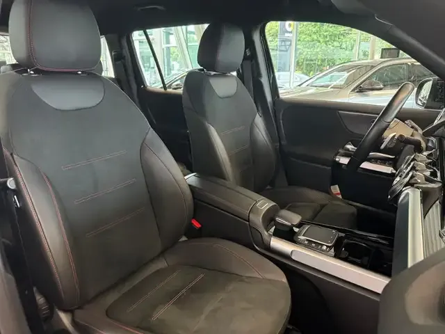 Mercedes-Benz EQB 250