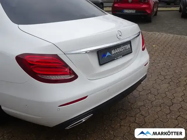 Mercedes-Benz E 200
