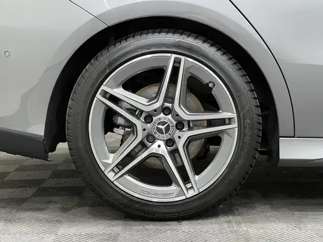 Mercedes-Benz CLA 180