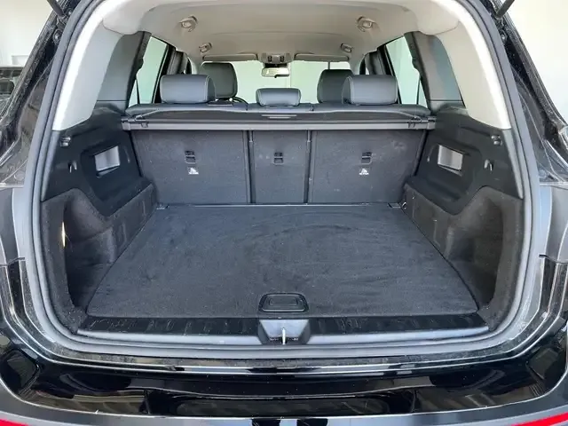 Mercedes-Benz GLB 180