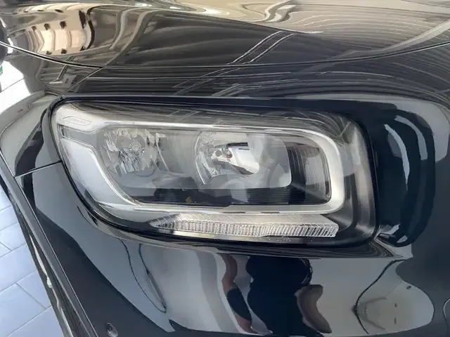 Mercedes-Benz GLB 180