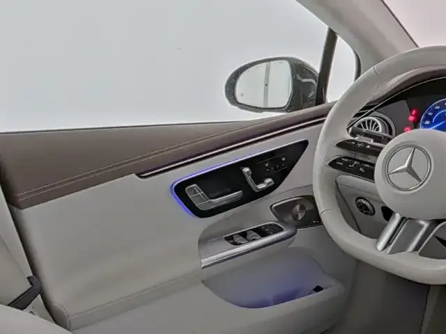 Mercedes-Benz EQE 300