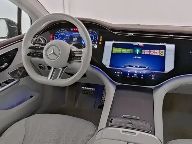 Mercedes-Benz EQE 300
