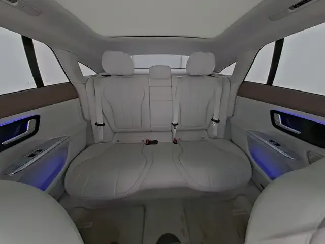 Mercedes-Benz EQE 300