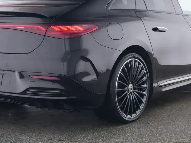 Mercedes-Benz EQE 300