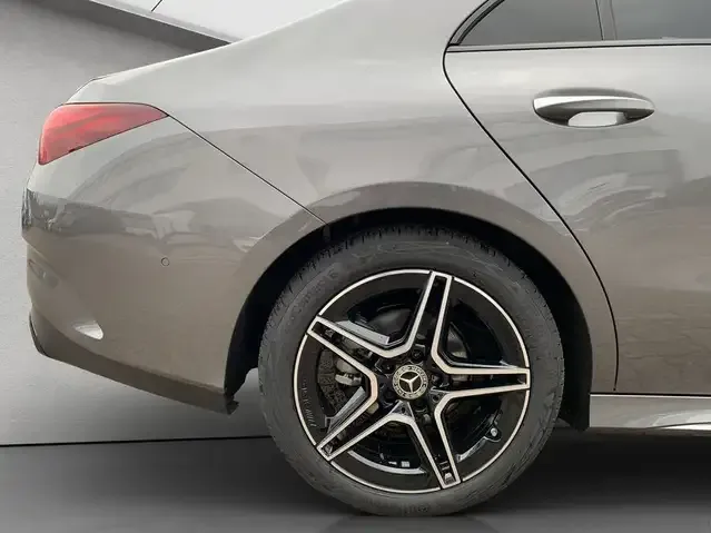 Mercedes-Benz CLA 180