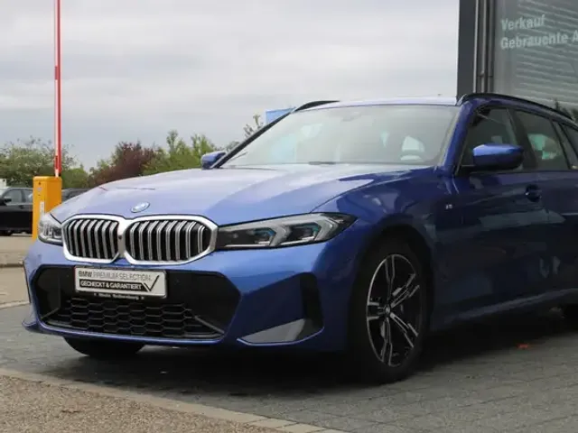 BMW 330