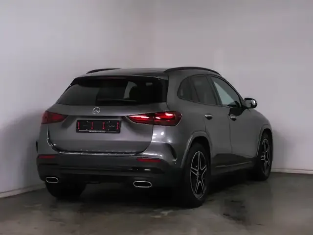Mercedes-Benz GLA 180