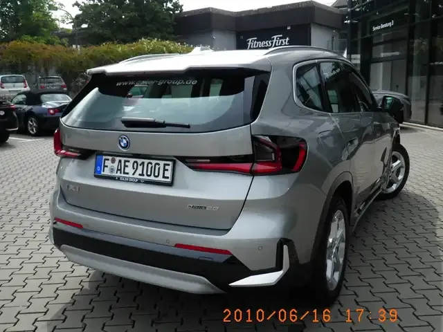 BMW iX1