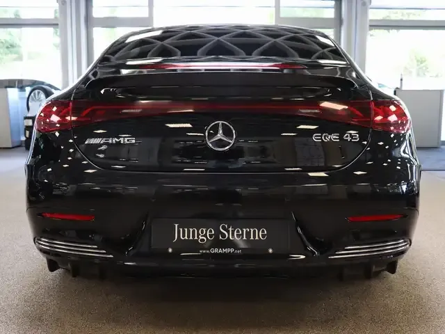 Mercedes-Benz EQE 43