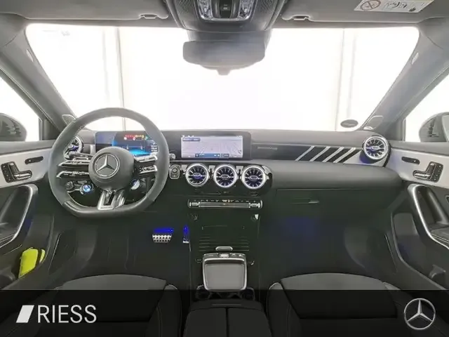 Mercedes-Benz A 45 AMG