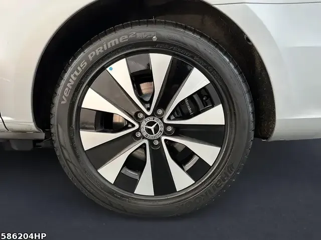 Mercedes-Benz V 220