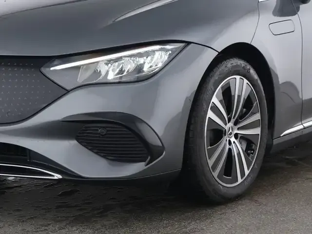 Mercedes-Benz EQE 300