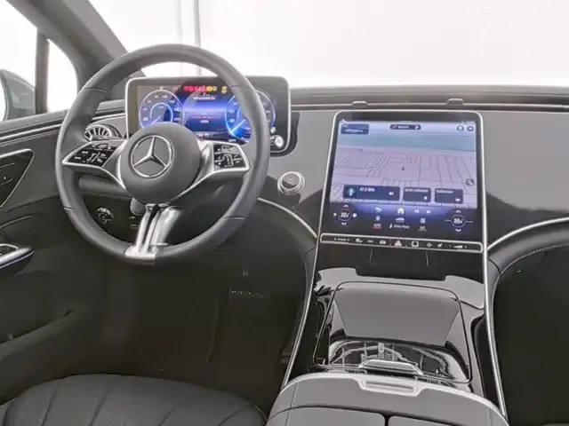 Mercedes-Benz EQE 300