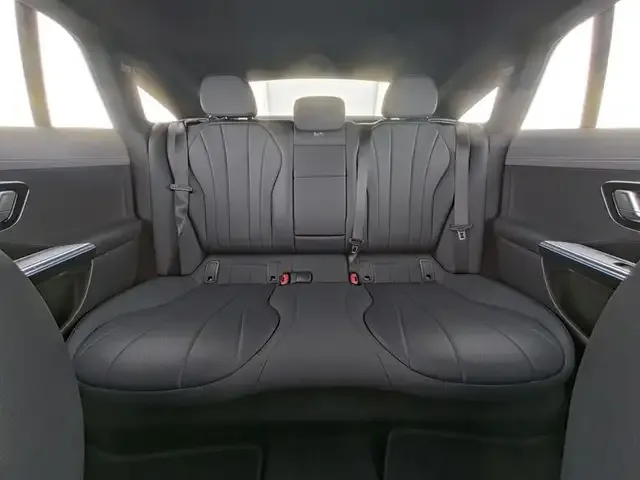 Mercedes-Benz EQE 300