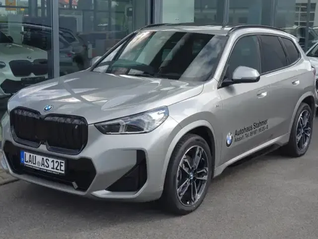 BMW iX1