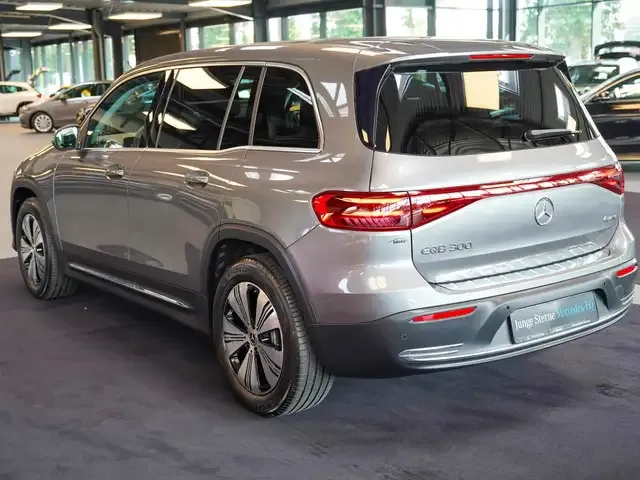 Mercedes-Benz EQB 300