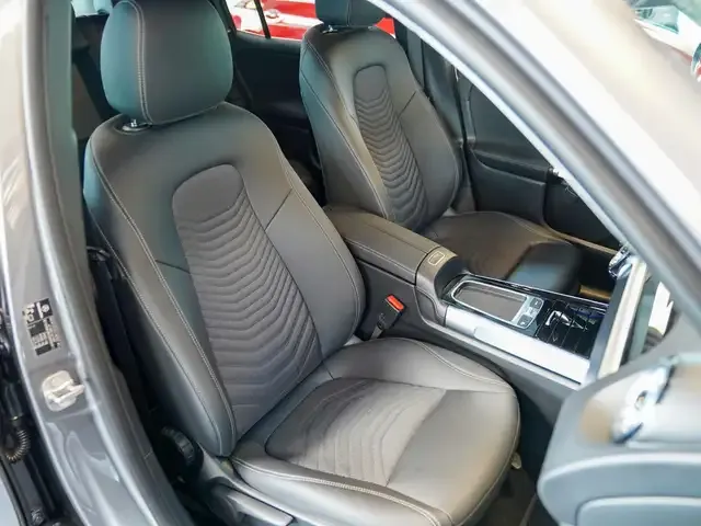 Mercedes-Benz EQB 300