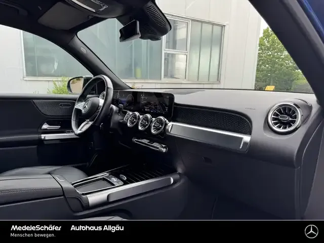 Mercedes-Benz GLB 220