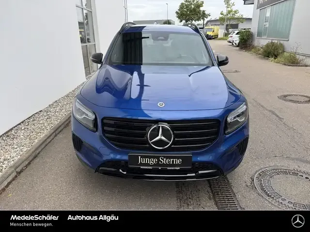 Mercedes-Benz GLB 220
