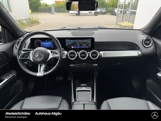 Mercedes-Benz GLB 220