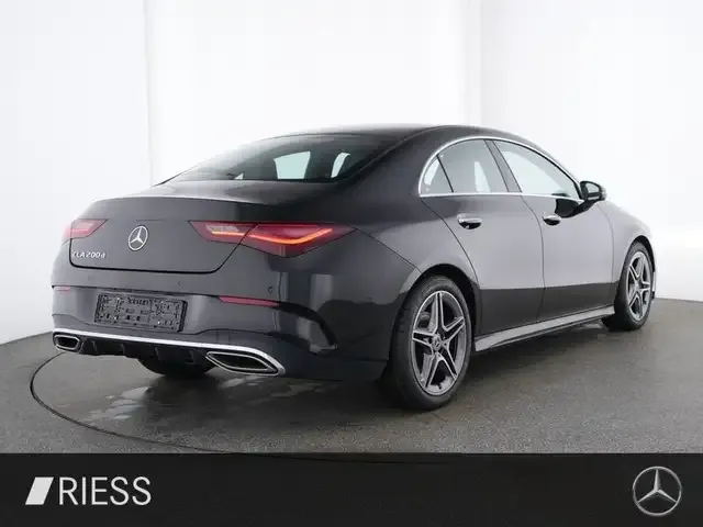 Mercedes-Benz CLA 200