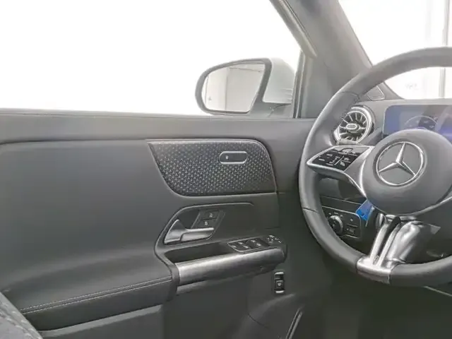 Mercedes-Benz EQA 350