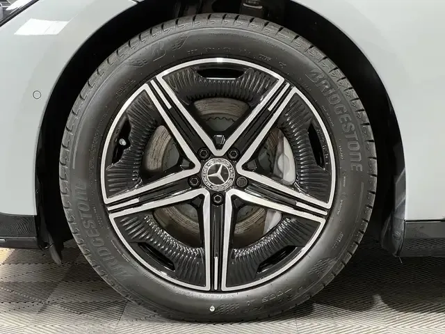 Mercedes-Benz EQE 350