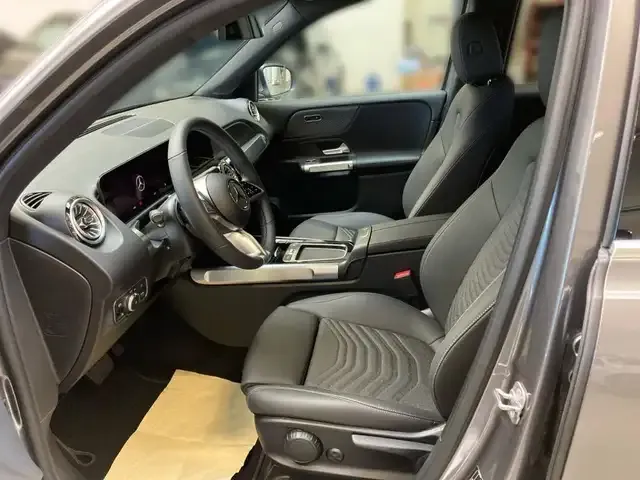 Mercedes-Benz GLB 200