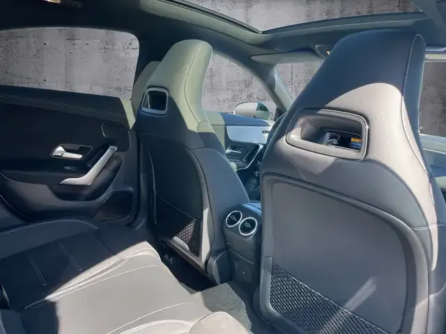 Mercedes-Benz CLA 200
