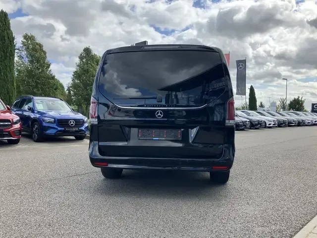 Mercedes-Benz V 220