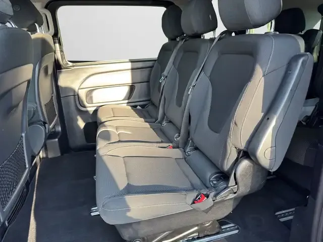 Mercedes-Benz V 220