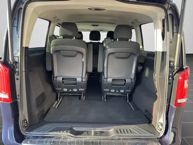 Mercedes-Benz V 220