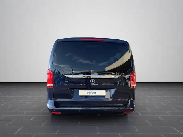 Mercedes-Benz V 220