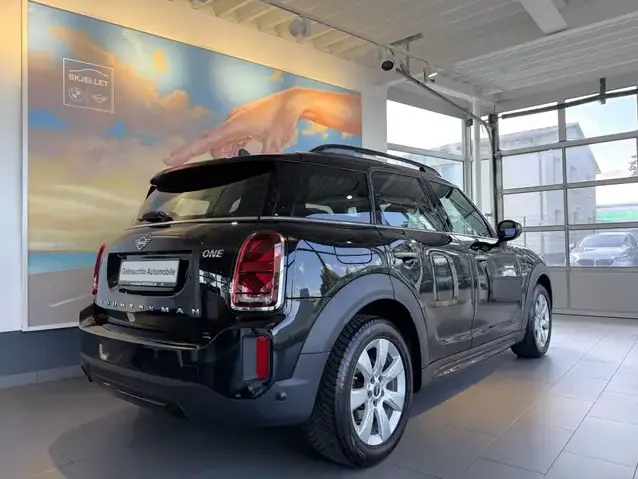 MINI One Countryman