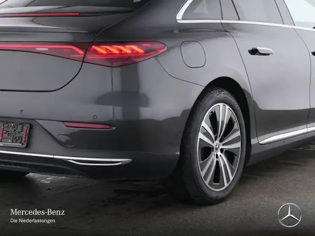 Mercedes-Benz EQE 300