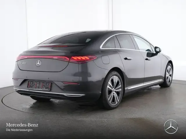 Mercedes-Benz EQE 300